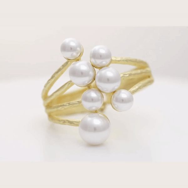 Gold-Tone Chunky Pearl Bracelet